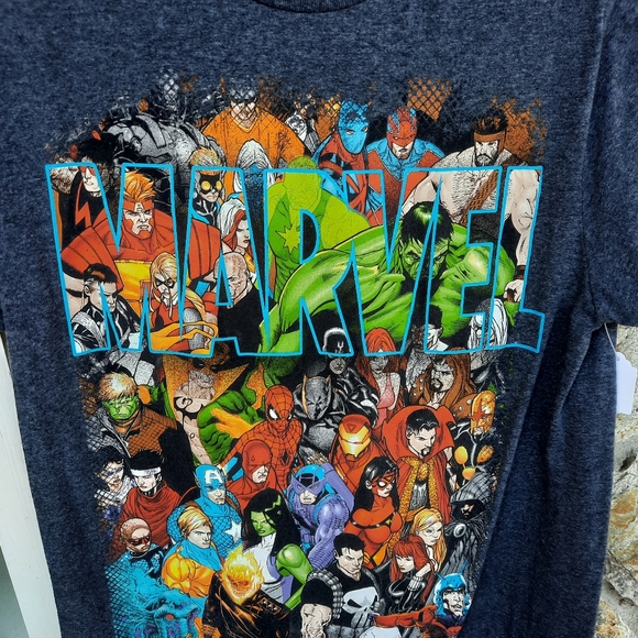 Marvel Comics Super Hero Short Sleeve Graphic Tee Size Medium - Picture 2 of 3